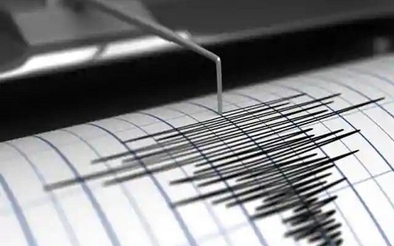 भूकंप का केंद्र नेपाल काठमांडू से 66 किलोमीटर पूर्व में भूकंप को लेकर नेशनल सेंटर फॉर सिस्मोलॉजी ने जो ताजा जानकारी साझा की है। उसके मुताबिक भूकंप का केंद्र नेपाल काठमांडू से 66 किलोमीटर पूर्व में पाया गया है। दोपहर 2 बजकर 52 मिनट और 44 सेकंड पर भूकंप का झटका आया है। भूकंप की तीव्रता रिक्टर स्केल पर 5.4 पाई गई है।