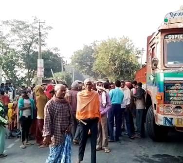 Road jam for compensation after the death of the laborer by crushing the tractor 1