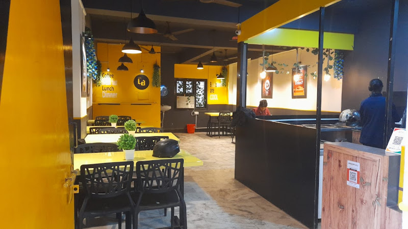 "Lunch Bunch Restaurant & Cafe" Restaurant in Patna Bihar