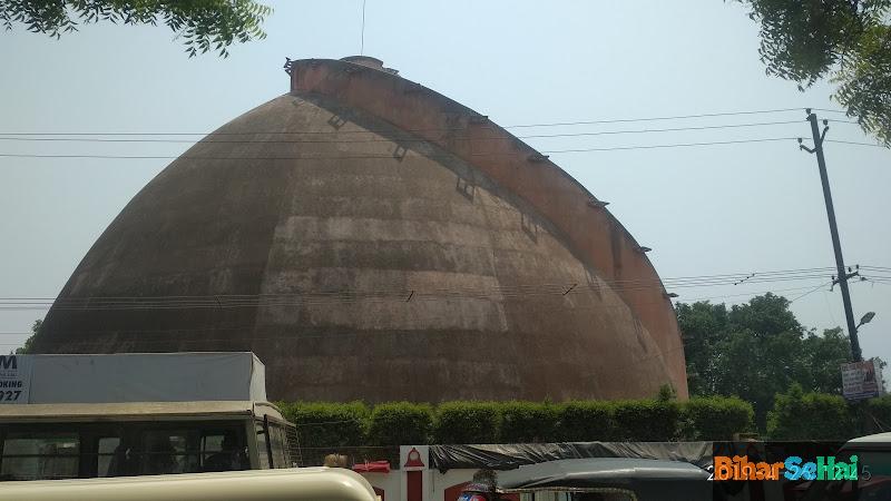 "Gol Ghar Bus Stop" Bus stop in Raja Ji Salai, Muradpur, Patna, Bihar